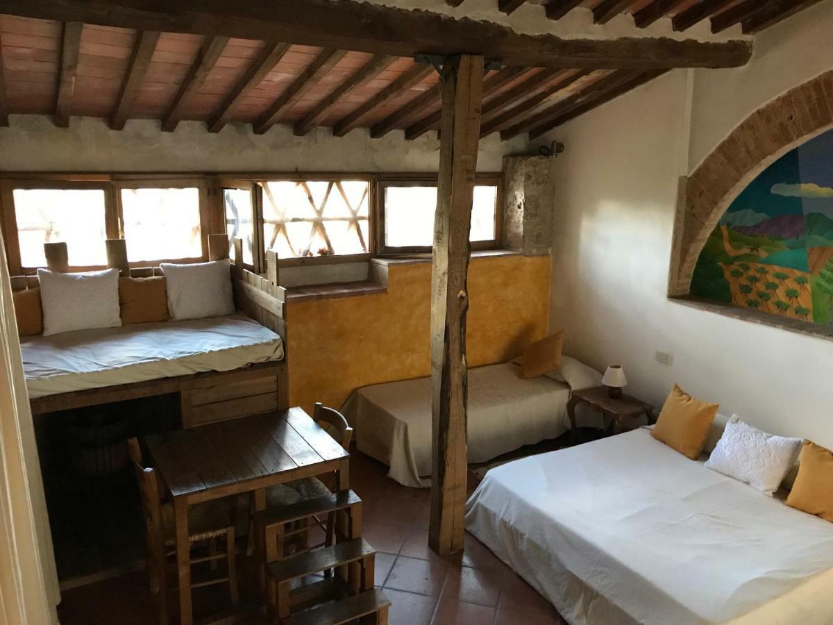 モンテリッジョーニ Agriturismo Biologico Ebbioヴィラ エクステリア 写真