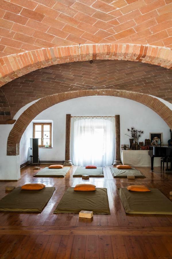 モンテリッジョーニ Agriturismo Biologico Ebbioヴィラ エクステリア 写真